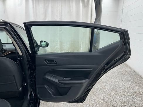 Used 2025 Nissan Altima 2.5 SV FWD image 17