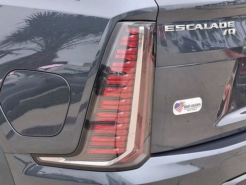 New 2026 Cadillac Escalade IQ Luxury 1 image 9