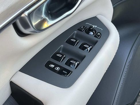 New 2026 Volvo XC90 B6 Plus image 22