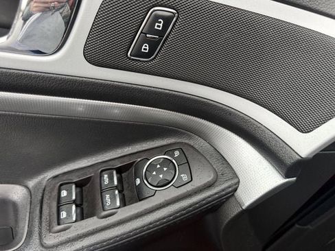 Used 2013 Ford Explorer XLT image 27