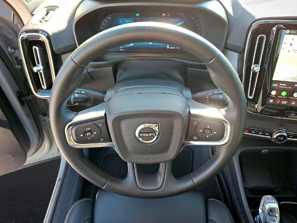 Certified 2026 Volvo XC40 B5 Plus AWD/4WD image 22