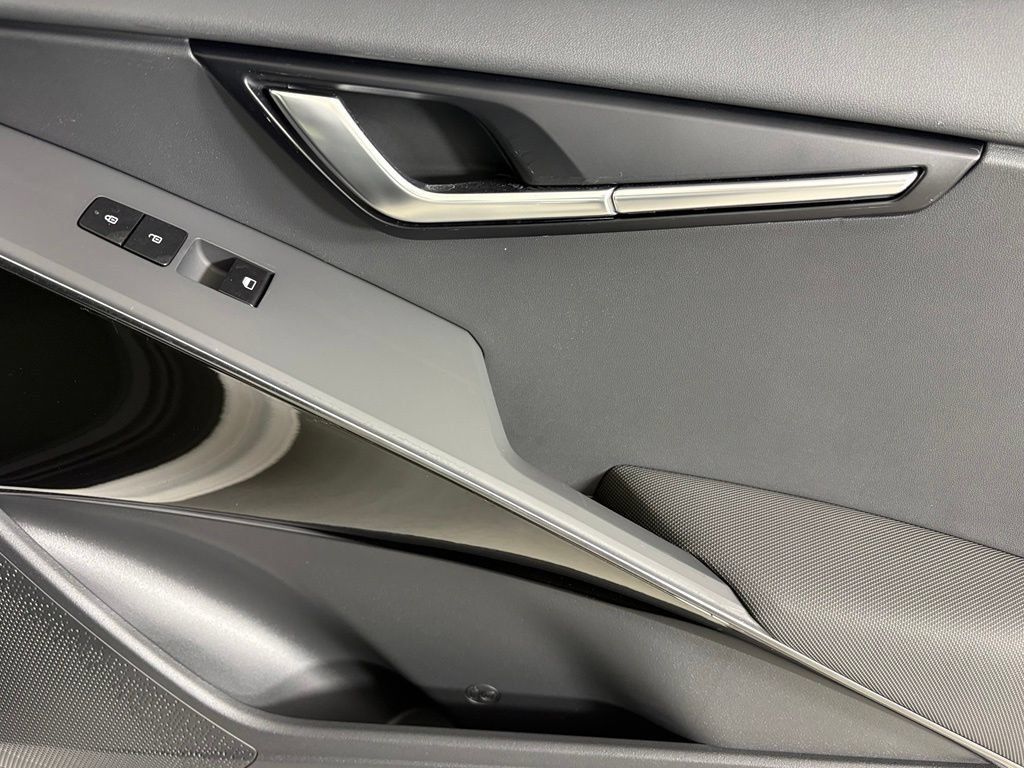 New 2026 Kia Niro EX FWD image 12