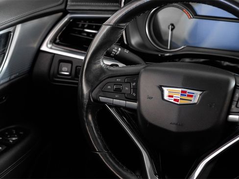 Used 2024 Cadillac XT6 Premium Luxury image 16