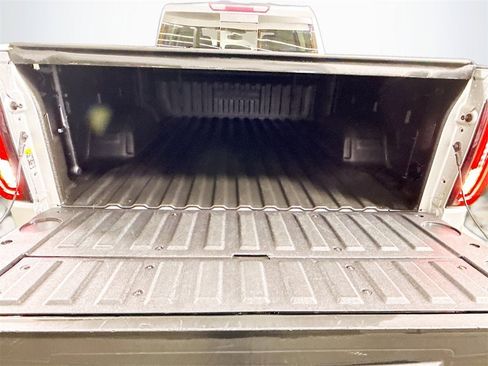 Used 2019 GMC Sierra 1500 SLT w/ SLT Premium Package image 18