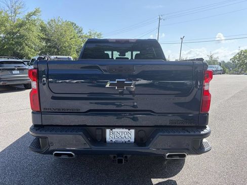 Used 2023 Chevrolet Silverado 1500 High Country w/ High Country Premium Package AWD/4WD image 3