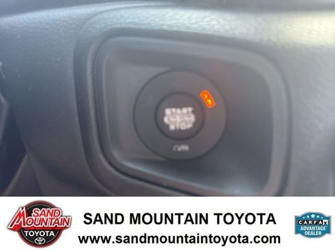 Used 2024 Jeep Gladiator Sport AWD/4WD image 18