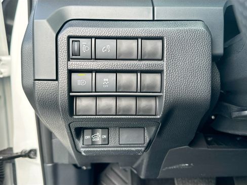 Used 2025 Toyota Tacoma SR RWD image 9