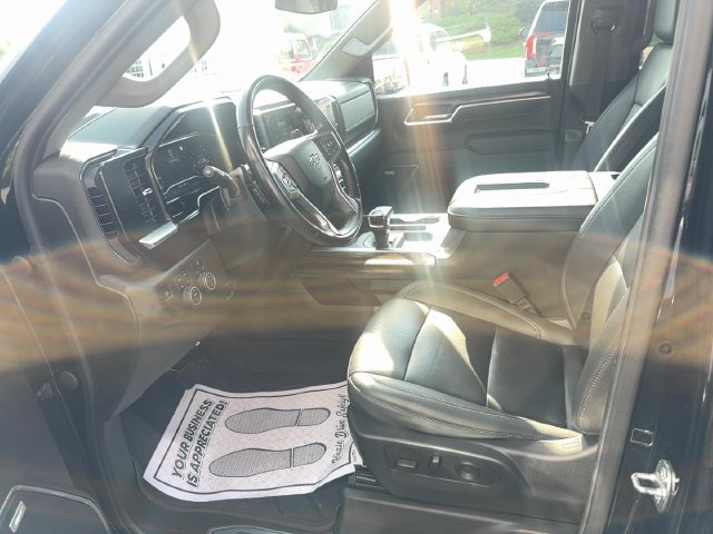 Used 2022 Chevrolet Silverado 1500 RST w/ Redline Edition AWD/4WD image 13