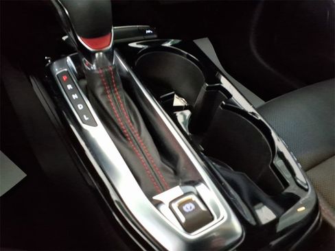 Used 2024 Chevrolet Trax RS w/ Sunroof Package image 15