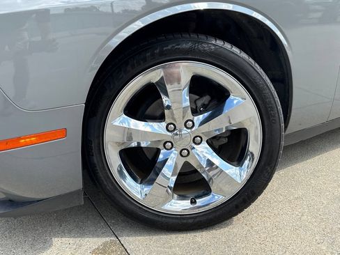 Used 2018 Dodge Challenger SXT w/ Blacktop Package RWD image 49