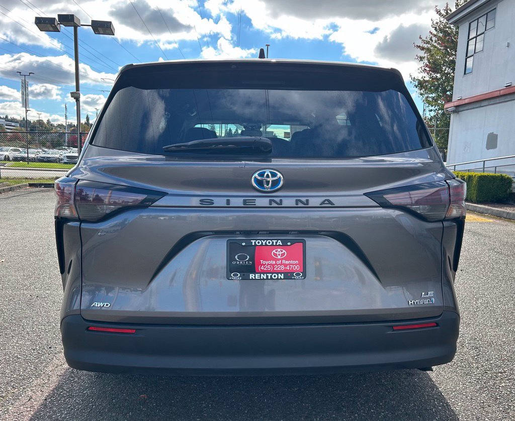 Certified 2024 Toyota Sienna LE AWD/4WD image 6