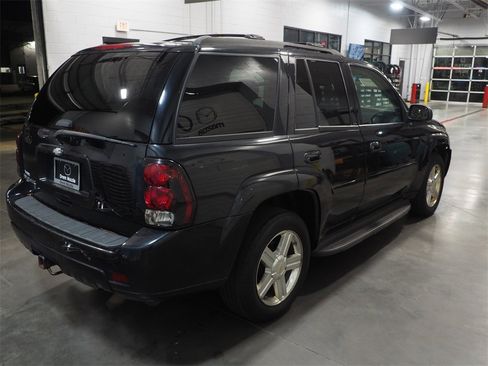 Used 2008 Chevrolet TrailBlazer LT w/ Sun And 6-Disc Cd Package image 4