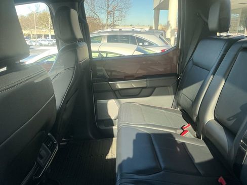 Used 2022 Ford F150 Lariat image 8