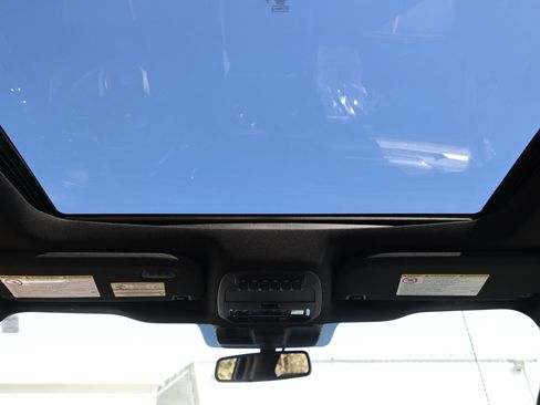 Used 2024 Ford F450 Platinum w/ FX4 Off-Road Package image 38