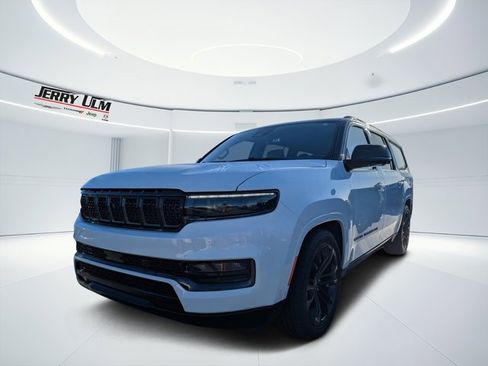 Used 2024 Jeep Grand Wagoneer L Series II w/ Quick Order Packagew 28T image 6