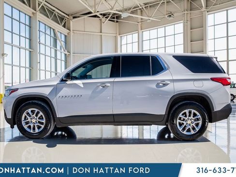 Used 2019 Chevrolet Traverse LS image 2