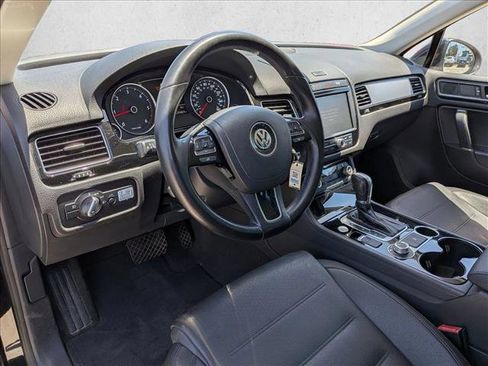 Used 2015 Volkswagen Touareg Sport AWD/4WD image 10