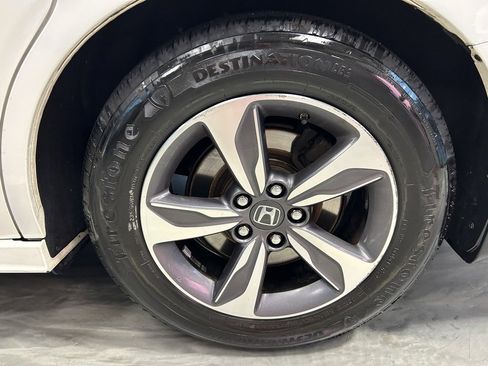 Used 2018 Honda Odyssey Touring image 25