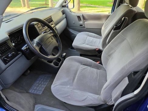 Used 1999 Volkswagen Eurovan MV FWD image 16