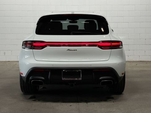 Certified 2023 Porsche Macan image 8