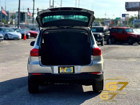 Used 2013 Volkswagen Tiguan S FWD image 4