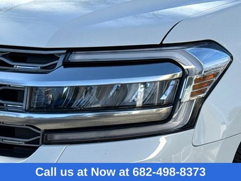 Used 2023 Ford Expedition Platinum image 4