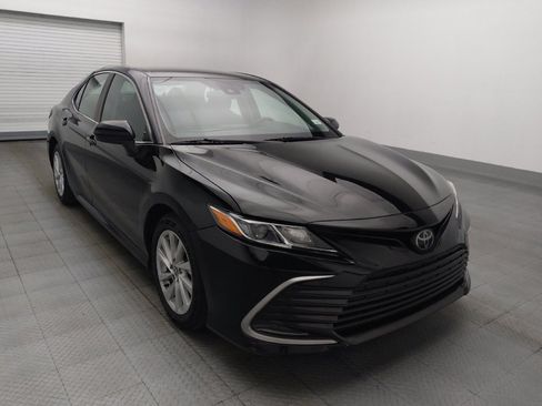 Used 2022 Toyota Camry LE FWD image 13