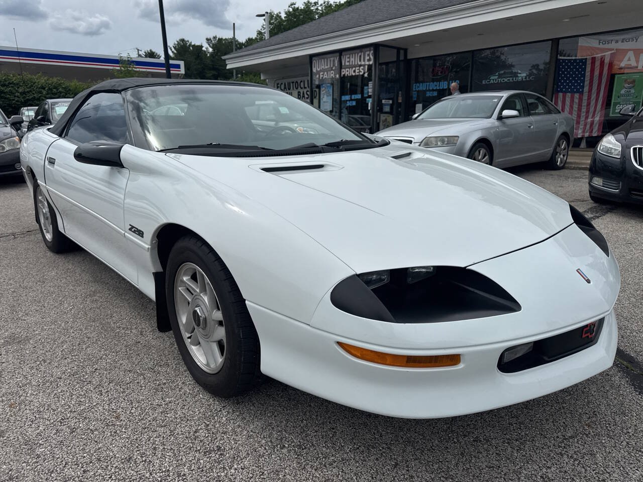 Used 1994 Chevrolet Camaro Z28 RWD image 10