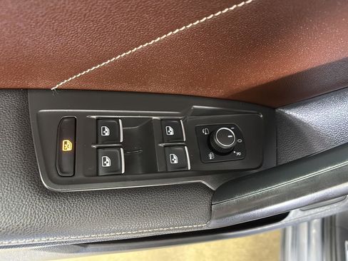 Used 2022 Volkswagen Tiguan SEL R-Line AWD/4WD image 27