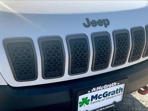 Used 2020 Jeep Cherokee Trailhawk w/ Comfort/Convenience Group AWD/4WD image 32