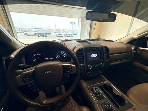 Used 2020 Ford Expedition XLT w/ Equipment Group 202A AWD/4WD image 23