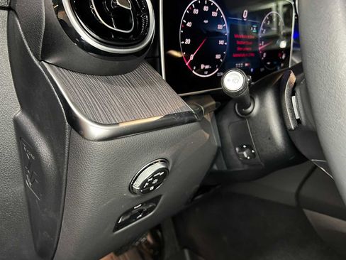 Used 2026 Mercedes-Benz GLC 300 4MATIC image 25