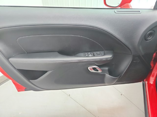 Used 2018 Dodge Challenger R/T Scat Pack w/ Leather Interior Group RWD image 32