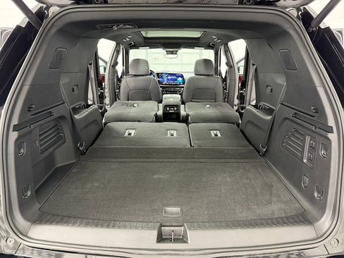 Used 2024 Chevrolet Traverse RS w/ LPO, Floor Liner Package image 46