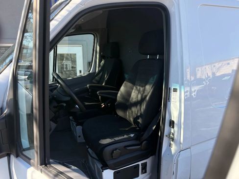 Used 2016 Mercedes-Benz Sprinter 3500 image 11