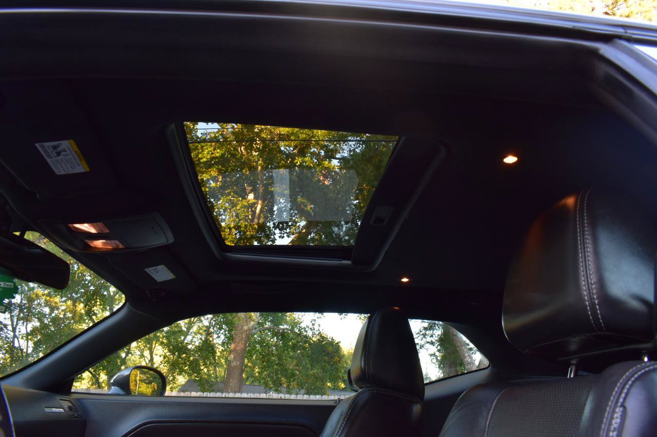 Used 2013 Dodge Challenger R/T RWD image 29