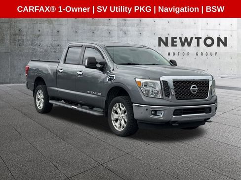 Used 2016 Nissan Titan SV RWD image 1