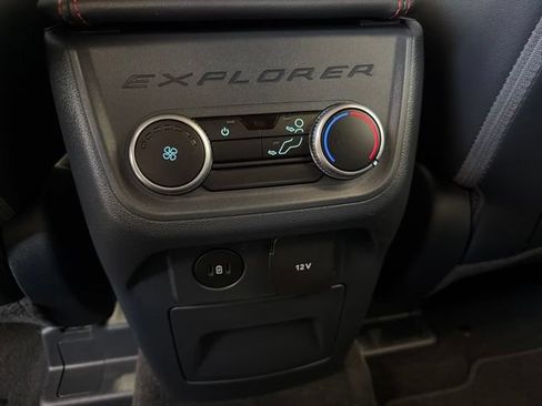 Certified 2025 Ford Explorer ST-Line AWD/4WD image 18