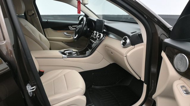 Used 2017 Mercedes-Benz GLC 300 4MATIC Coupe image 11