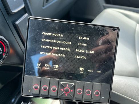 Used 2025 Ford F550 4x4 Crew Cab Super Duty image 13