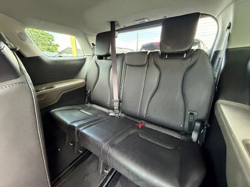 Used 2026 Kia Carnival FWD image 28