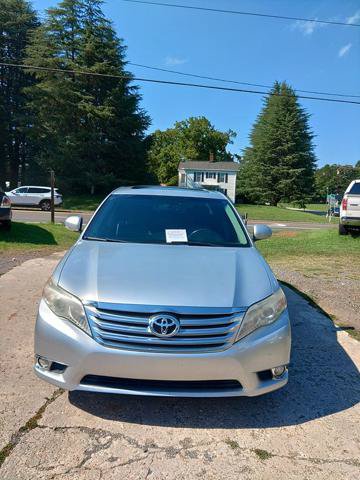 Used 2011 Toyota Avalon FWD image 1