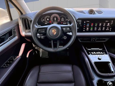 Certified 2025 Porsche Cayenne S AWD/4WD image 13