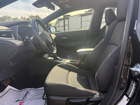 Used 2022 Toyota Corolla Hatchback image 10