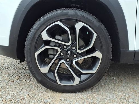 Used 2025 Chevrolet Trax RS w/ Driver Confidence Package FWD image 9
