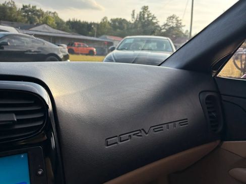 Used 2006 Chevrolet Corvette Coupe w/ Preferred Equipment Group RWD image 13
