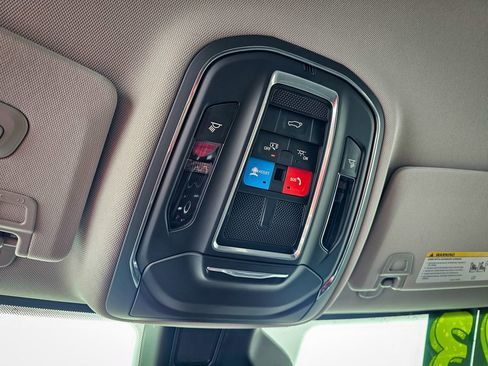 Used 2023 Jeep Grand Cherokee Limited w/ Black Appearance Package image 31