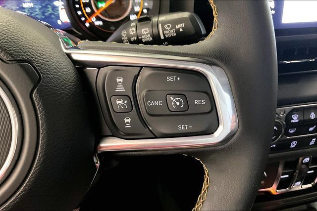 Used 2024 Jeep Wrangler Unlimited Sahara w/ Technology Group AWD/4WD image 26