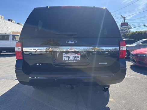 Used 2017 Ford Expedition XLT image 9
