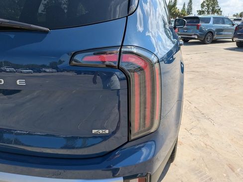 Used 2024 Kia Telluride EX w/ EX Captain's Chair Package AWD/4WD image 11